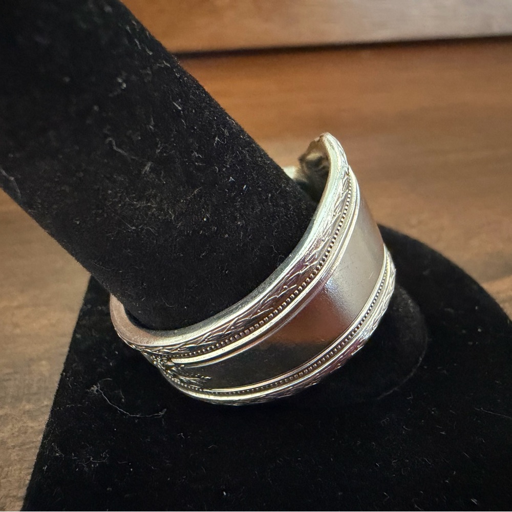 Elegant Silver Spoon Ring - Picture 4 of 14